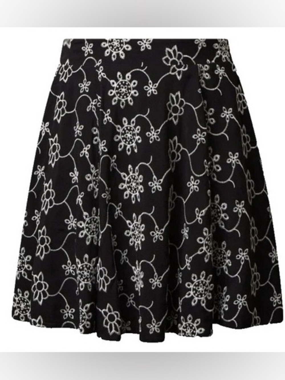 Torrid Black Embroidered Mini Skirt size 3